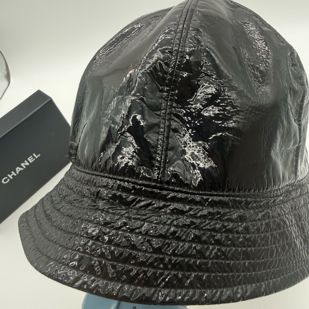 CHANEL Bob Black Patent Leather Bucket Hat - Picture 4 of 12